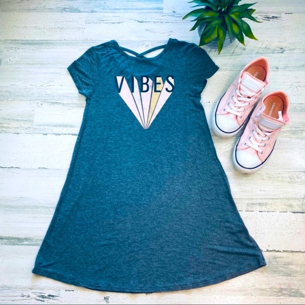 Grayson Social gray Vibes dress size M